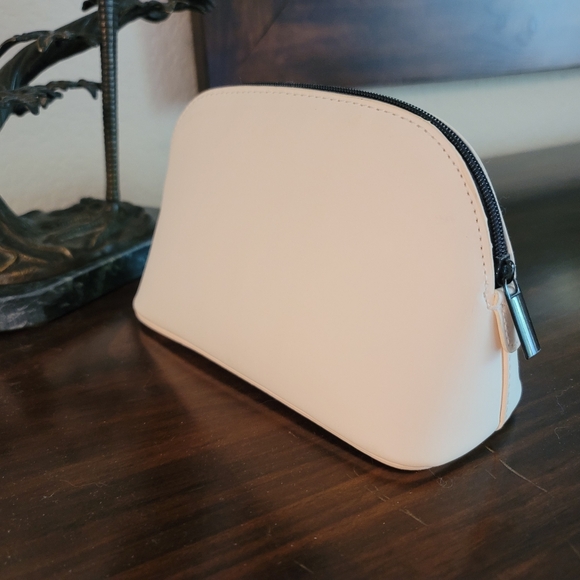 🩷Dolce & Gabbana Beauty Bag🩷 - Picture 4 of 11